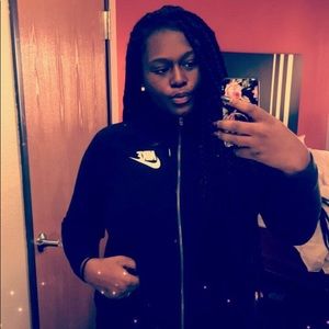 Meet your Posher, Leniece